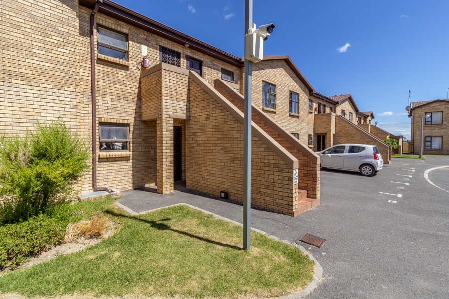 2 Bedroom Property for Sale in Guldenland Western Cape